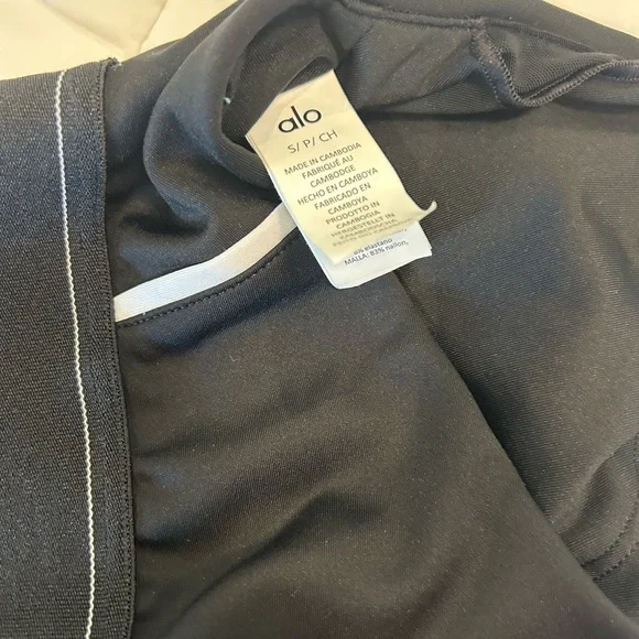 Alo Workout set - Picture 3 of 4